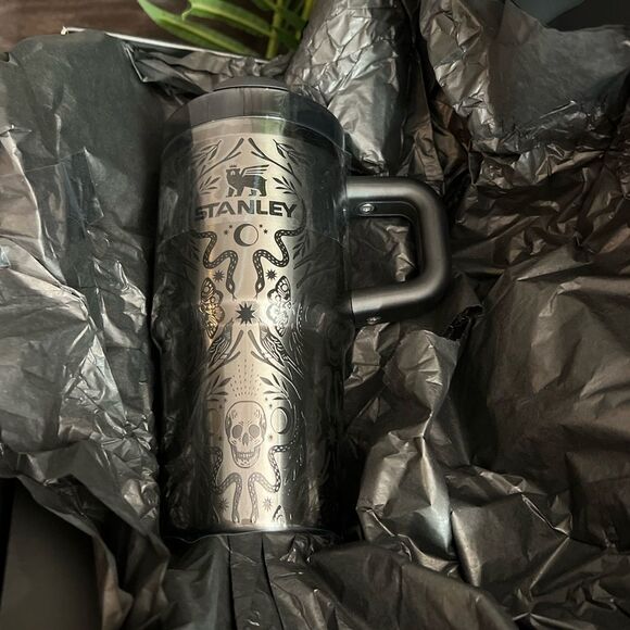 Stanley Deadly Damask the Halloween Quencher H2.0 Flowstate™ Tumbler 20 oz. NIB! - Picture 7 of 8